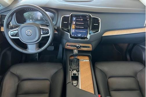 2022 Volvo XC90 Momentum