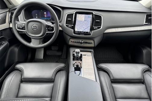2024 Volvo XC90 Ultimate Bright Theme