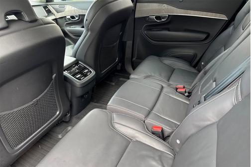 2024 Volvo XC90 Ultimate Bright Theme