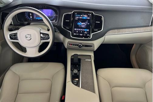 2024 Volvo XC90 Recharge Plug-In Hybrid Plus Bright Theme