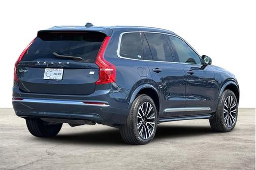 2024 Volvo XC90 Recharge Plug-In Hybrid Plus Bright Theme