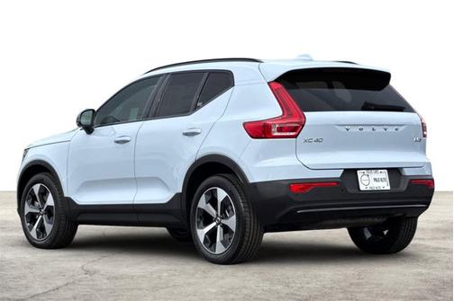 2026 Volvo XC40 Plus