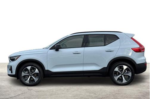 2026 Volvo XC40 Plus