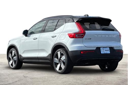 2026 Volvo EX40 Plus