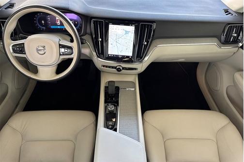 2024 Volvo V60 Cross Country Plus