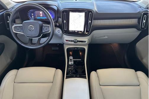 2025 Volvo XC40 Ultra Dark Theme