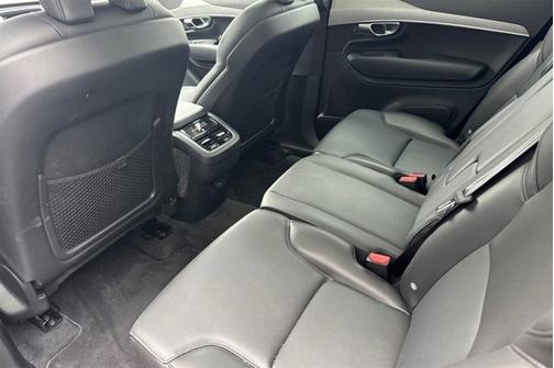 2025 Volvo XC90 Core