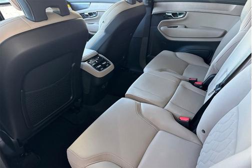 2026 Volvo XC90 Plus