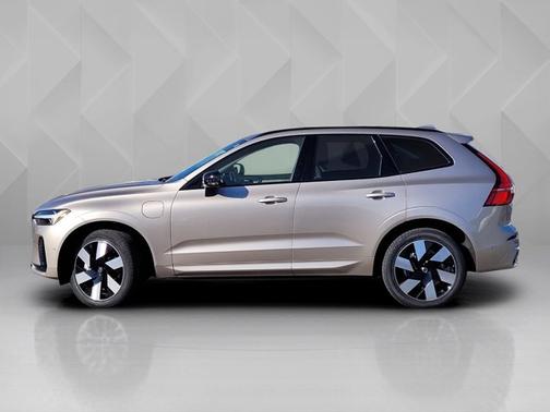 2024 Volvo XC60 Recharge Plug-In Hybrid Ultimate Dark Theme