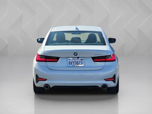 2021 BMW 330 i