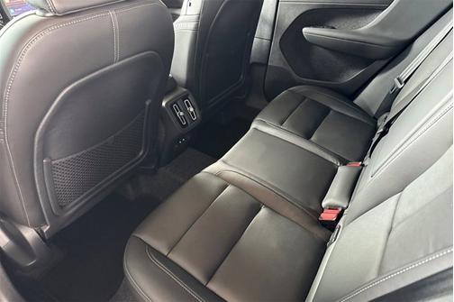 2025 Volvo XC40 Core Bright Theme