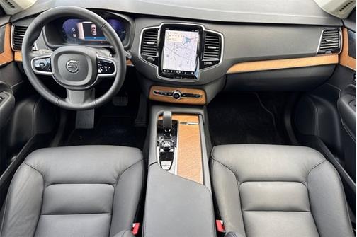 2025 Volvo XC90 Plug-In Hybrid Plus