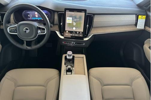 2026 Volvo XC90 Plus