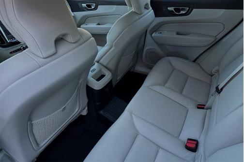 2025 Volvo XC60 Plug-In Hybrid Plus