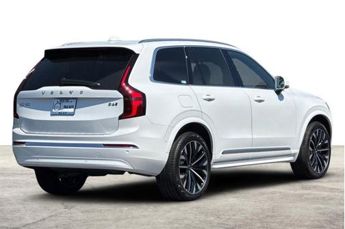 2026 Volvo XC90 Plus