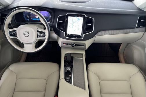 2025 Volvo XC90 Plug-In Hybrid Plus
