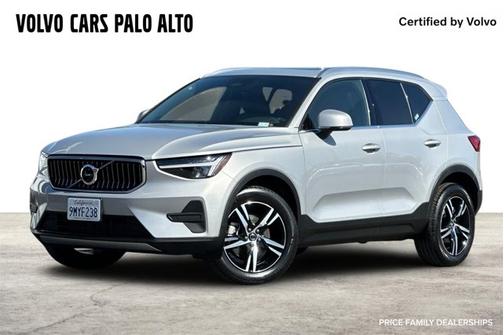 2025 Volvo XC40 Core Bright Theme