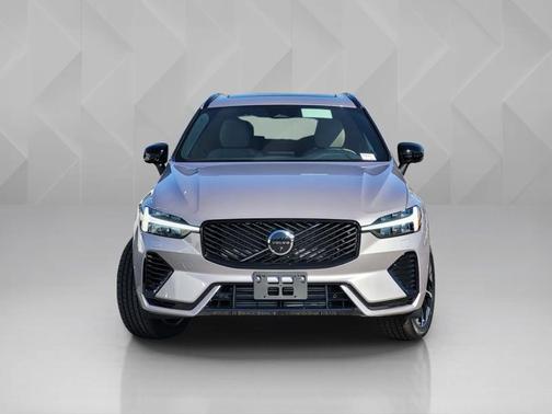 2026 Volvo XC60 Plug-In Hybrid Plus