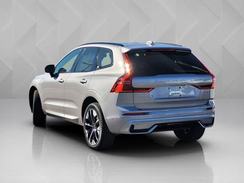 2026 Volvo XC60 Plug-In Hybrid Plus
