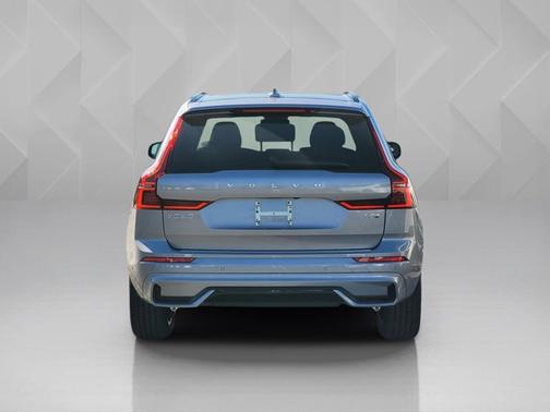 2026 Volvo XC60 Plug-In Hybrid Plus