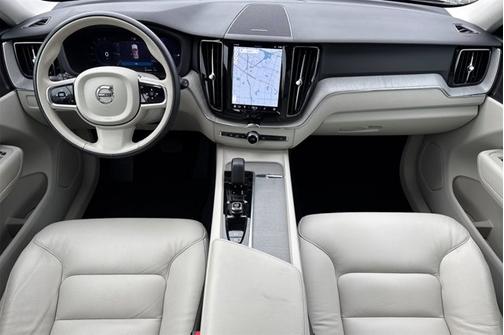 2024 Volvo XC60 Recharge Plug-In Hybrid Plus Dark Theme