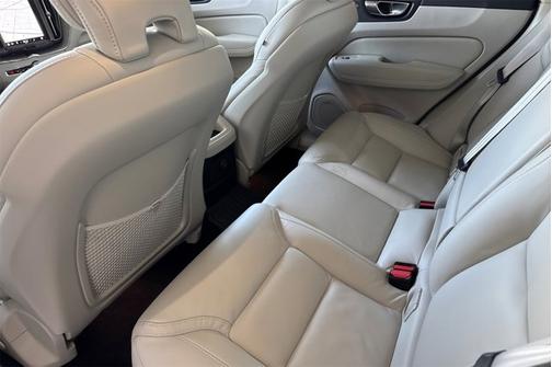 2025 Volvo XC60 Plug-In Hybrid Ultra