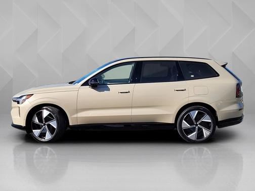 2025 Volvo EX90 Ultra