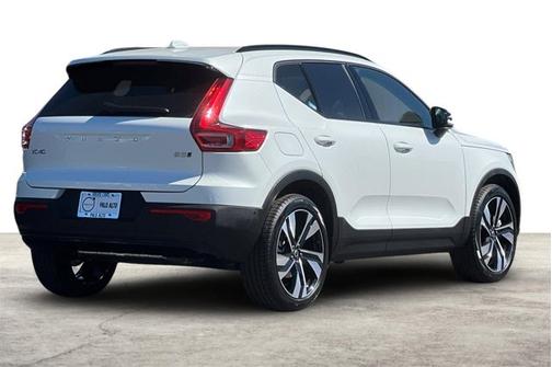 2026 Volvo XC40 Ultra
