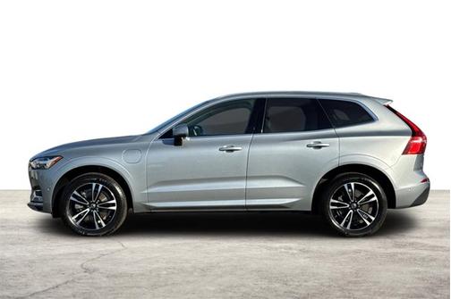 2018 Volvo XC60 Recharge Plug-In Hybrid T8 Momentum