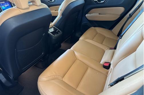 2022 Volvo XC60 Inscription