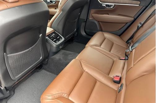 2024 Volvo V90 Cross Country Ultimate