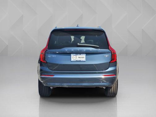 2026 Volvo XC90 Plus
