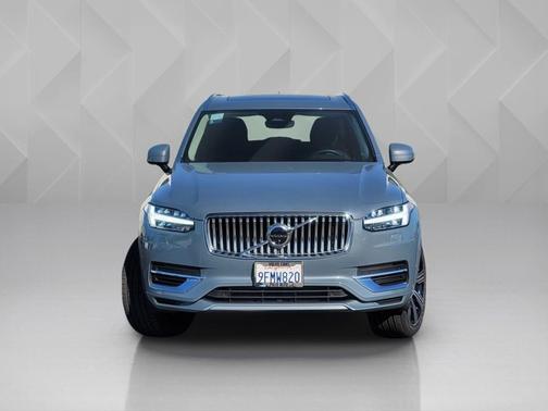 2023 Volvo XC90 Recharge Plug-In Hybrid Plus Bright Theme