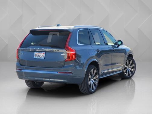2023 Volvo XC90 Recharge Plug-In Hybrid Plus Bright Theme