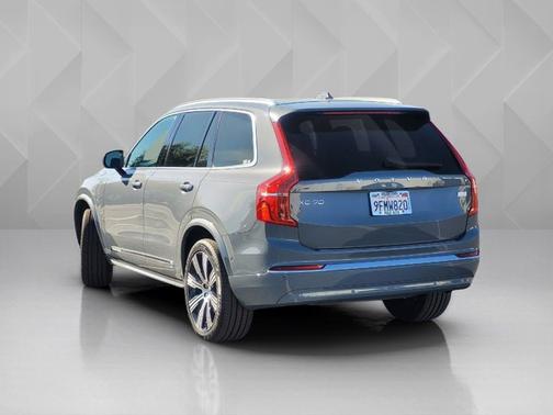 2023 Volvo XC90 Recharge Plug-In Hybrid Plus Bright Theme