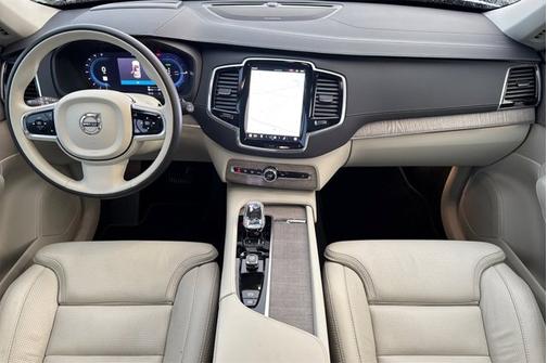 2024 Volvo XC90 Recharge Plug-In Hybrid Ultimate Bright Theme