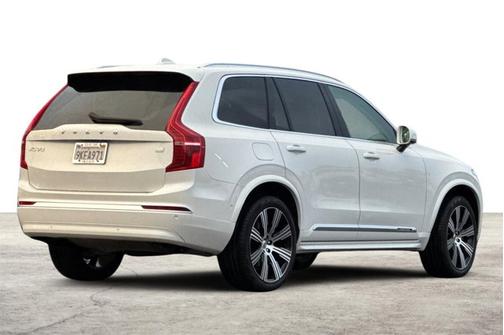 2024 Volvo XC90 Recharge Plug-In Hybrid Ultimate Bright Theme
