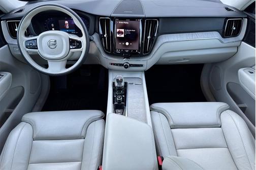 2022 Volvo XC60 Inscription