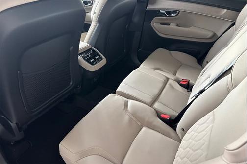 2026 Volvo XC90 Plus