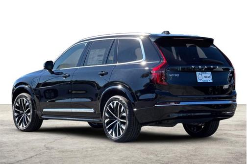 Onyx Black Metallic 2026 Volvo XC90 Plug-In Hybrid Plus