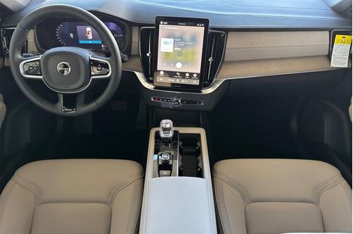 2026 Volvo XC90 Plug-In Hybrid Plus