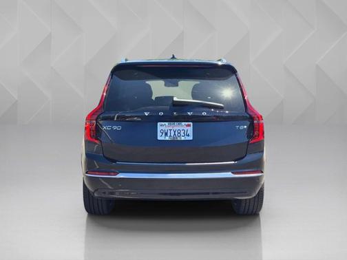 Onyx Black Metallic 2026 Volvo XC90 Plug-In Hybrid Plus