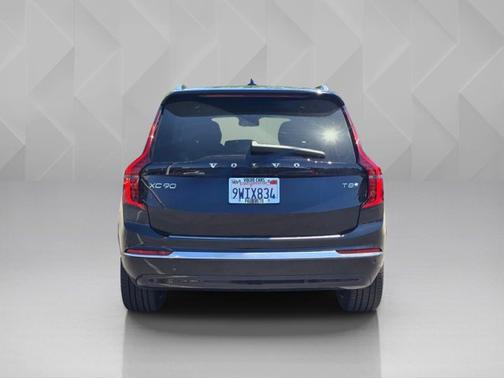 Onyx Black Metallic 2026 Volvo XC90 Plug-In Hybrid Plus