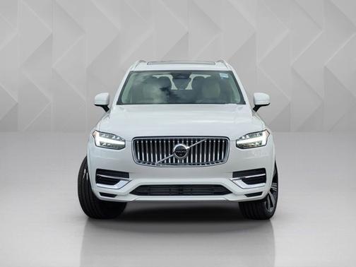2023 Volvo XC90 Recharge Plug-In Hybrid Plus Bright Theme