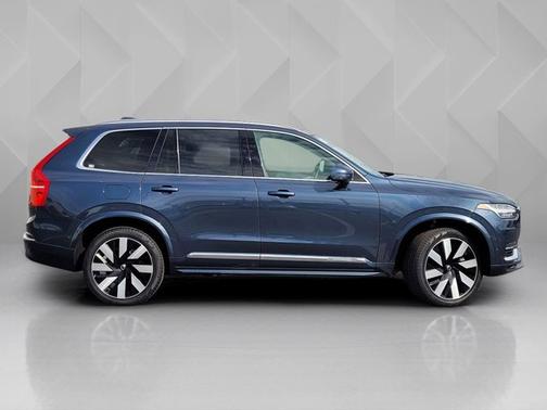 2024 Volvo XC90 Recharge Plug-In Hybrid Plus