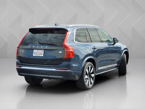 2024 Volvo XC90 Recharge Plug-In Hybrid Plus