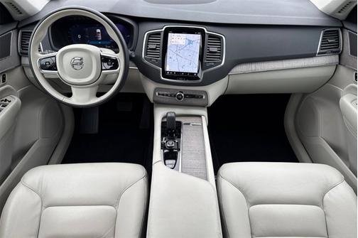2024 Volvo XC90 Recharge Plug-In Hybrid Core Bright Theme