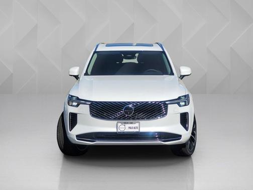 2026 Volvo XC90 Plus