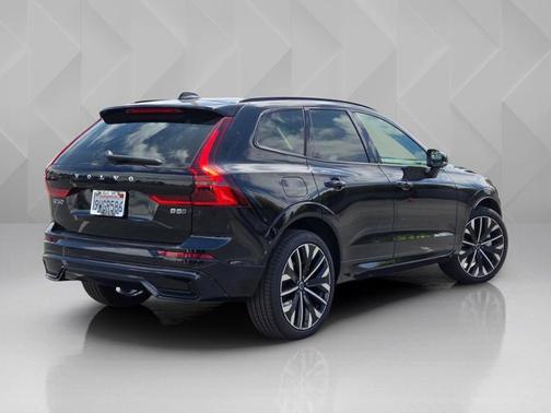 Onyx Black Metallic 2026 Volvo XC60 Ultra