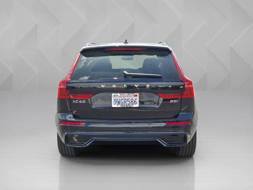 Onyx Black Metallic 2026 Volvo XC60 Ultra